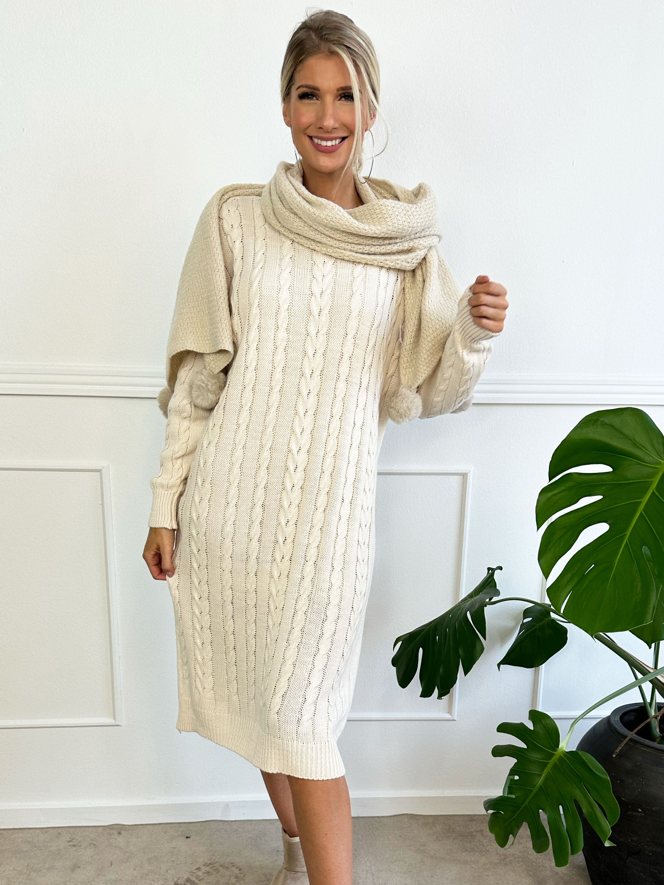 Karolina - Lång klänning med kabelstickning